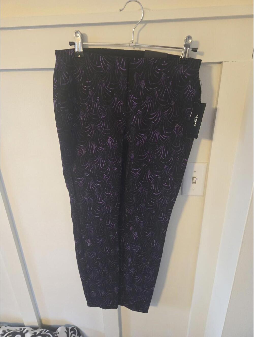 Alfani Petite Purple & Black Geometric Shell Print Trousers Size 0P NWT - Picture 2 of 3